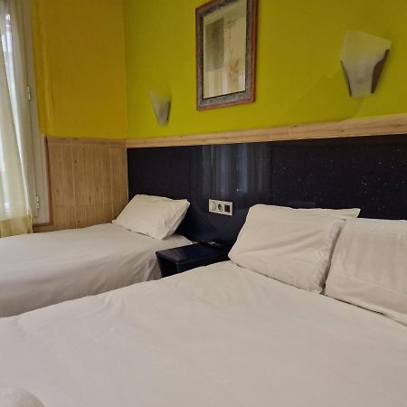 Pension Izar Bat Guesthouse Сан Себастиан Екстериор снимка