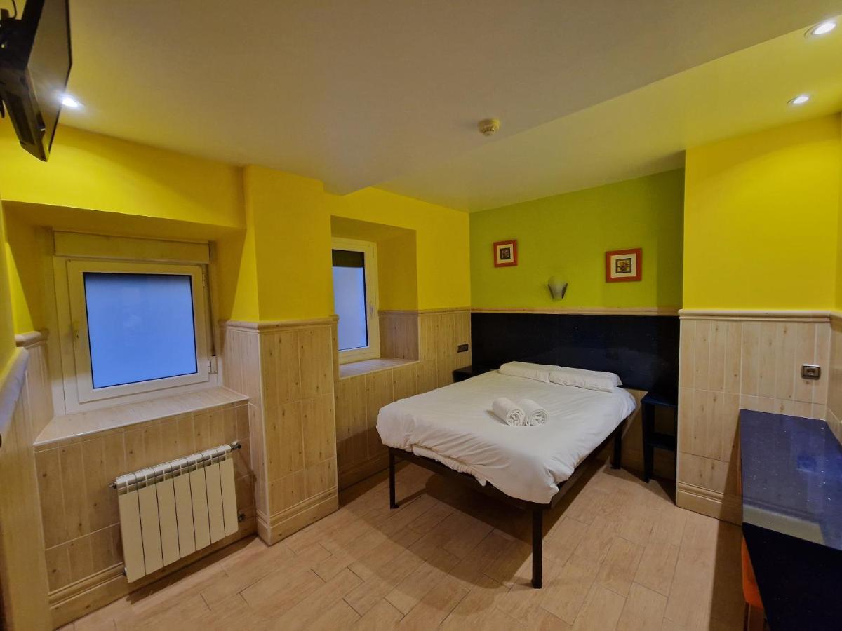Pension Izar Bat Guesthouse Сан Себастиан Екстериор снимка