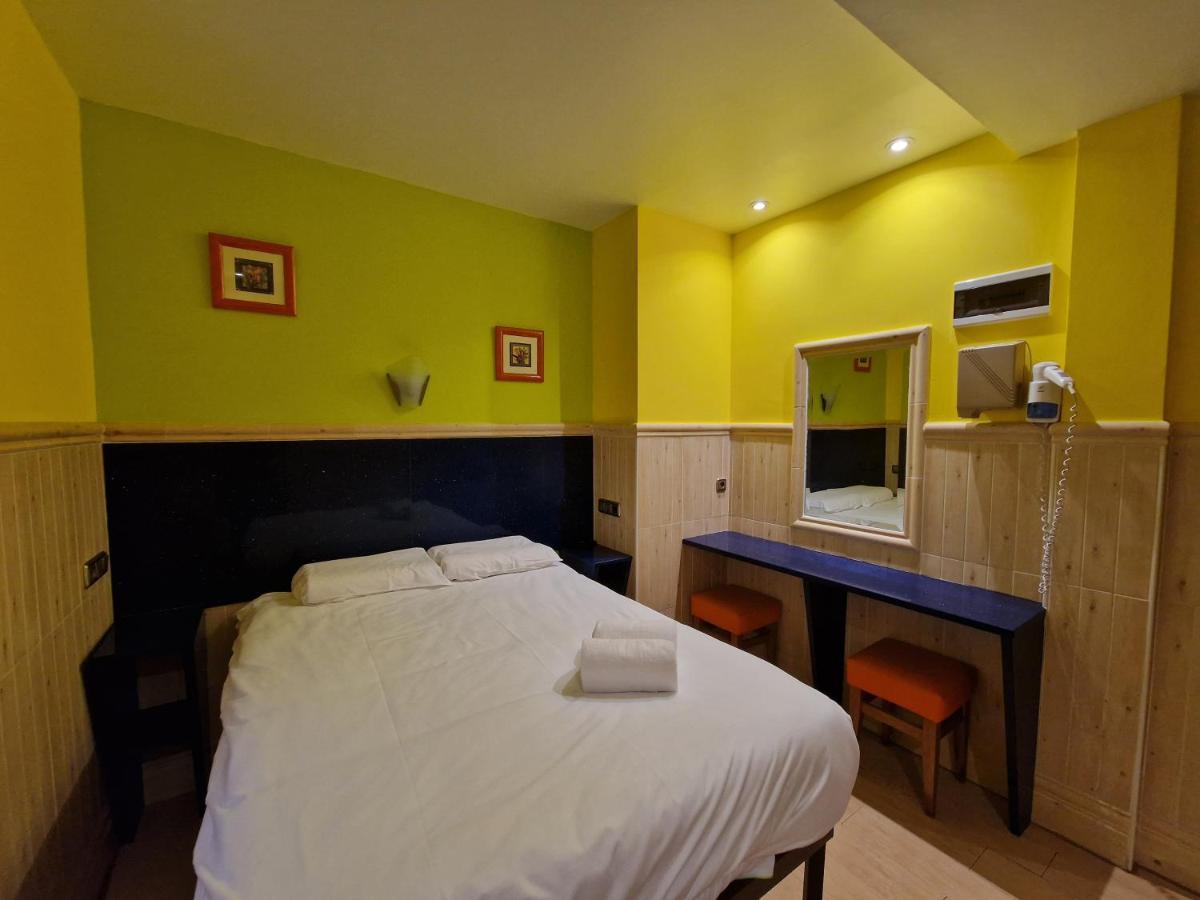 Pension Izar Bat Guesthouse Сан Себастиан Екстериор снимка