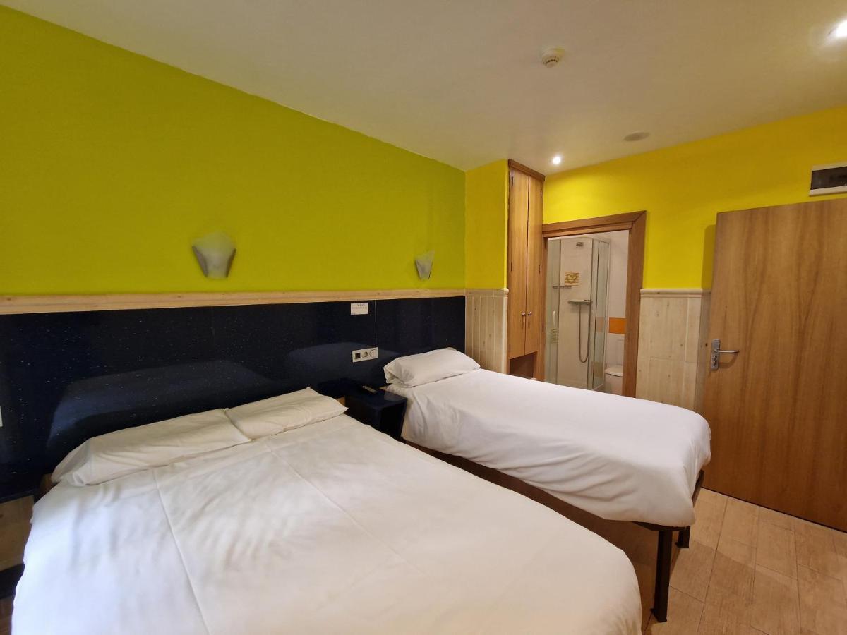Pension Izar Bat Guesthouse Сан Себастиан Екстериор снимка