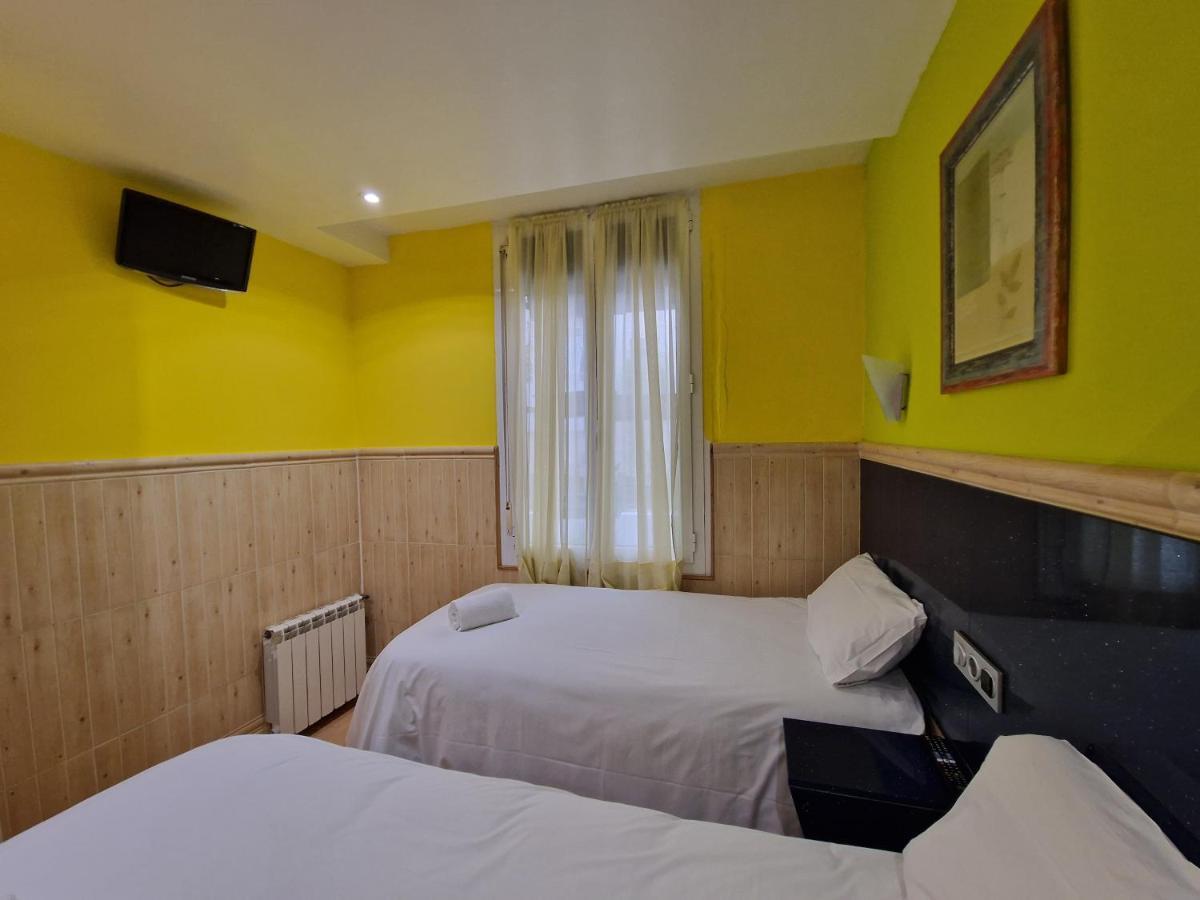 Pension Izar Bat Guesthouse Сан Себастиан Екстериор снимка