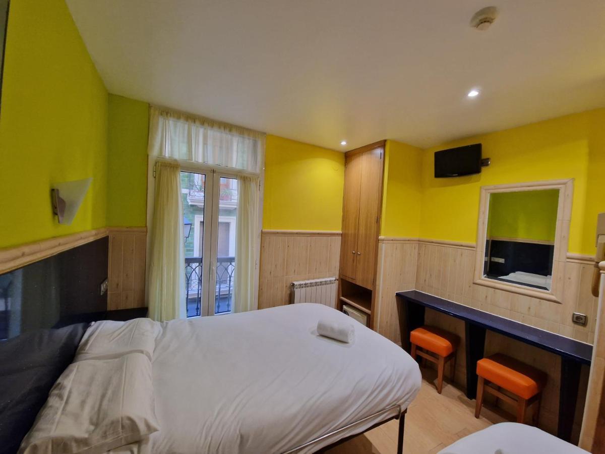 Pension Izar Bat Guesthouse Сан Себастиан Екстериор снимка