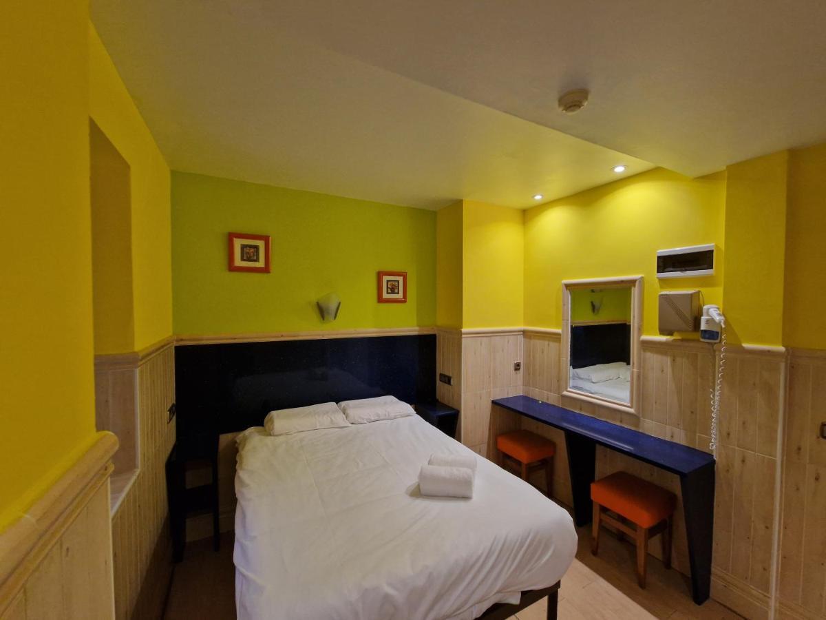 Pension Izar Bat Guesthouse Сан Себастиан Екстериор снимка