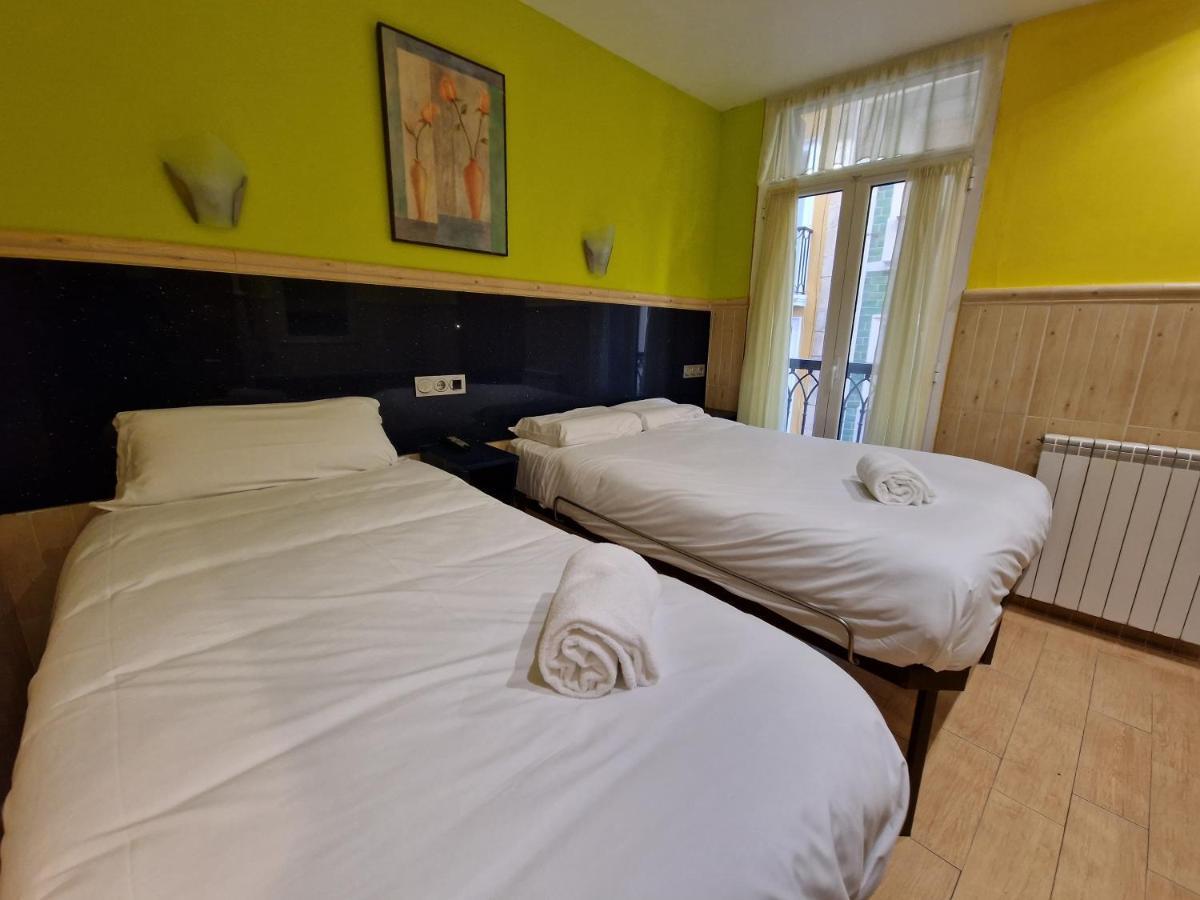 Pension Izar Bat Guesthouse Сан Себастиан Екстериор снимка
